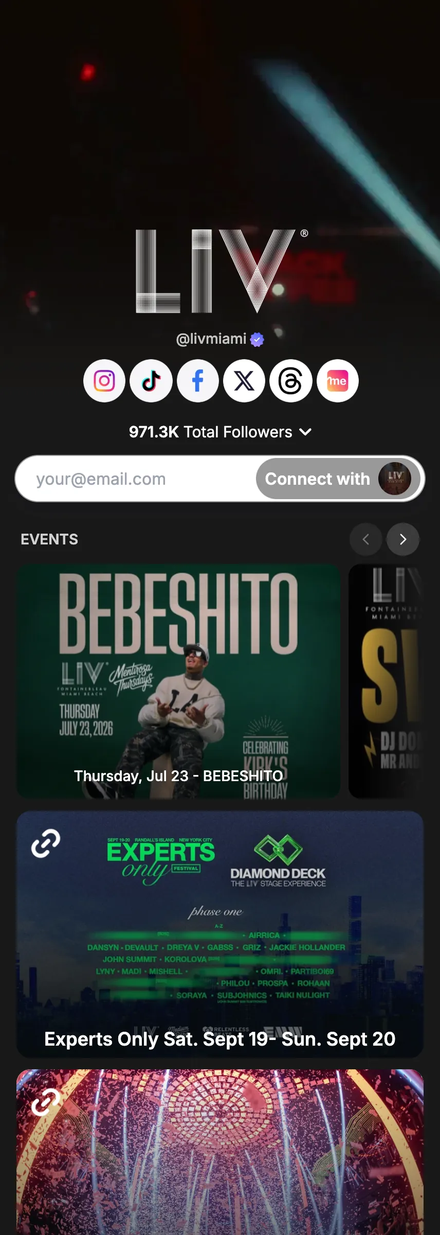 Profile screenshot (mirrored)